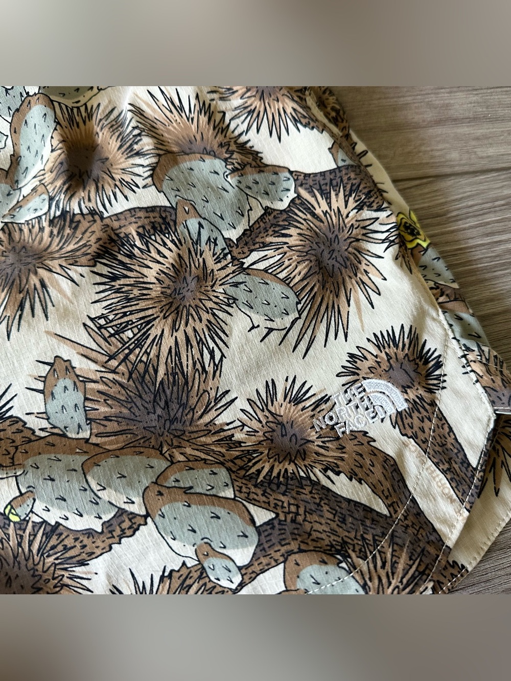 North Face Cactus Print Shorts - Picture 2 of 6